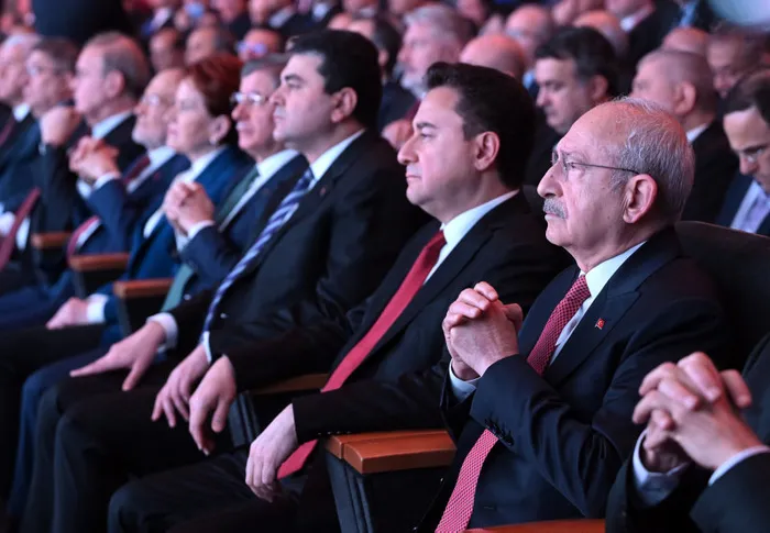 6’lı koalisyonda aday kim olacak? Kemal Kılıçdaroğlu mu? Çarpıcı açıklamalar: Adayı öğrenmek için kazıyın! Vedaya geliyor...