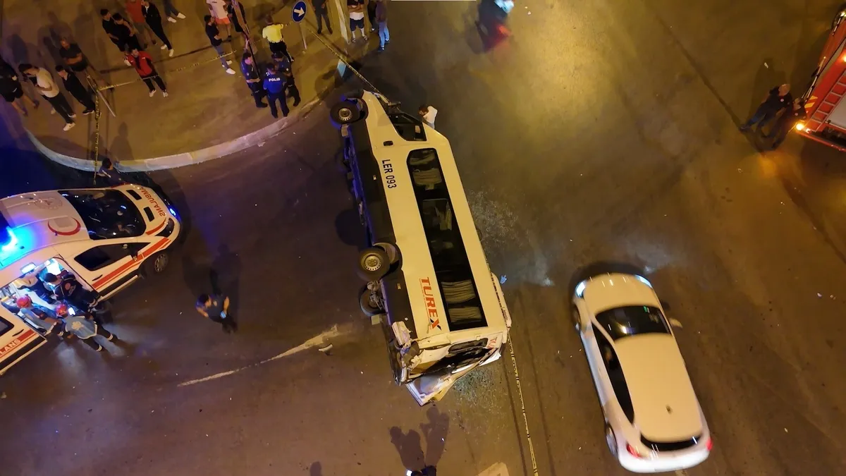 Sultanbeyli’de sürücü kursu aracı dehşet saçtı! 10 yaralı