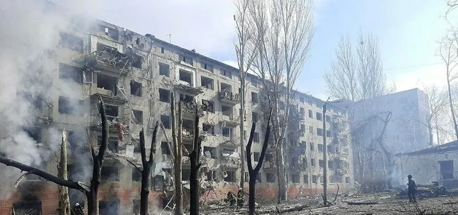 Son dakika: Rus birlikleri Kramatorsk kentinde bulunan tren istasyonunu roketlerle vurdu