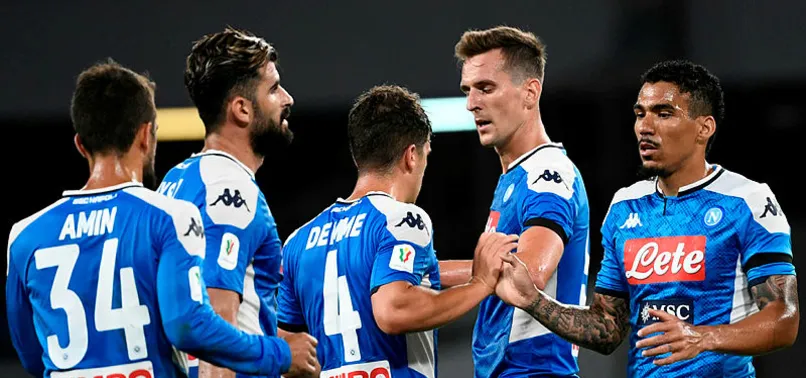 İtalya'da ilk kupa finalisti Napoli oldu