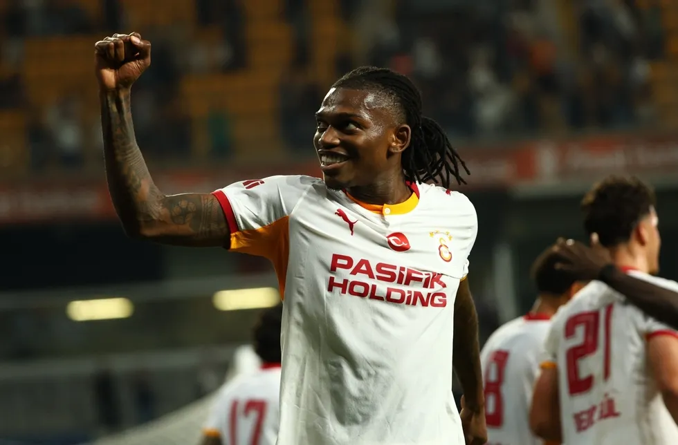galatasaray-sporting-maci-ile-sampiyonlar-ligine-basliyor-sari-kirmizililarin-portekiz-karnesi-umut-verici-goz-1788849910463.jpg Galatasaray Sporting deplasmanında Şampiyonlar Ligi'ne başlıyor: Cimbom, Portekiz'deki 5 maçta 2 galibiyet aldı - 1