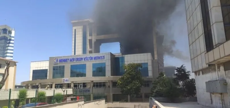 Son dakika: Bayrampaşa'da kültür merkezinde yangın