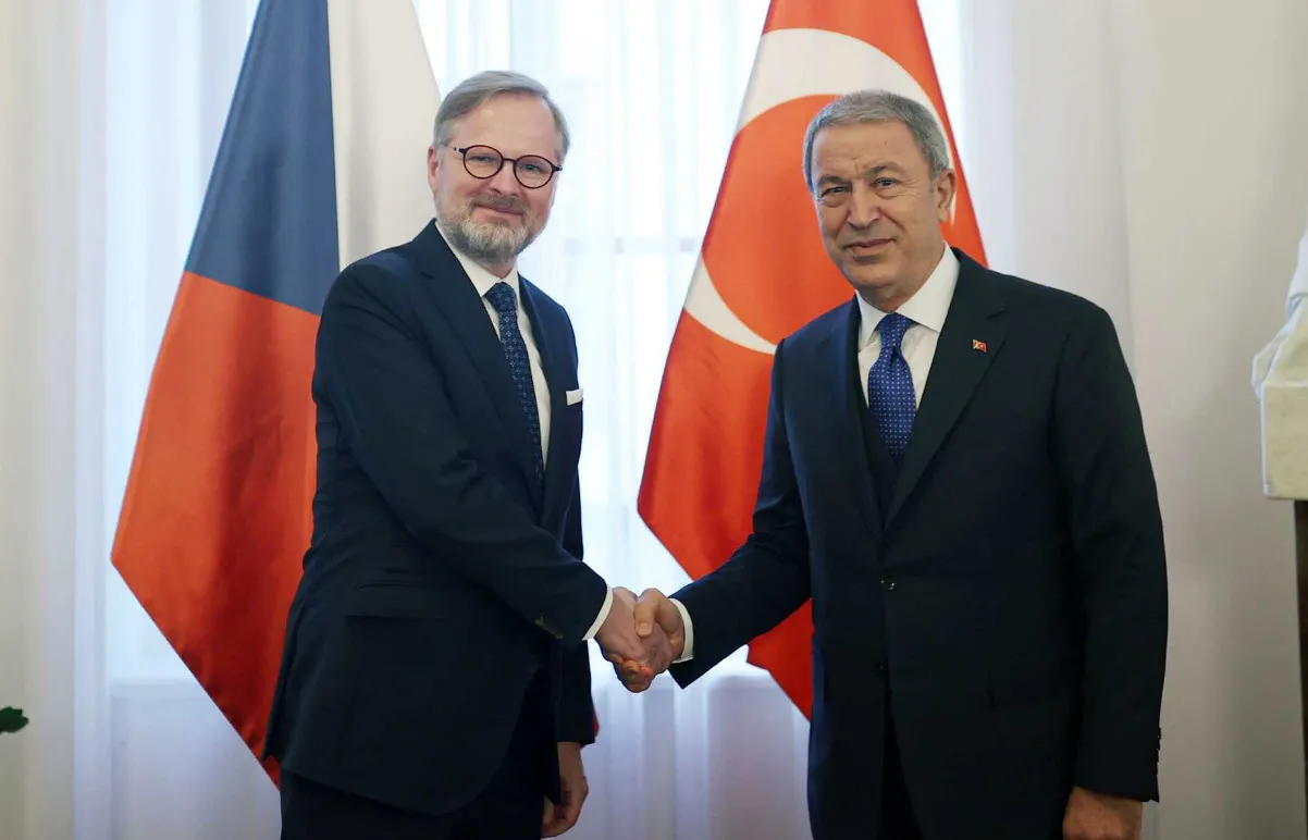 Son dakika: İsveç Savunma Bakanı Türkiye'ye gelecek mi? Milli Savunma Bakanı Hulusi Akar'dan İsveçli mevkidaşıyla görüşme açıklaması!