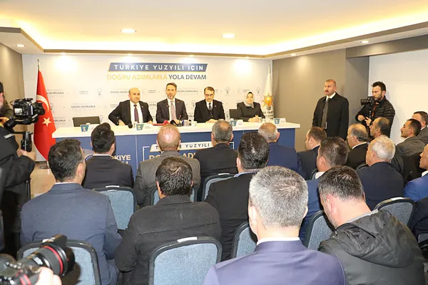 bakan-bayraktar-duyurdu-nadir-toprak-elementleri-turkiyeyi-dunya-klasmaninda-ilk-5e-sokacak-1709745696679.jpg Bakan Bayraktar duyurdu: Nadir toprak elementleri, Türkiye'yi dünya klasmanında ilk 5'e sokacak