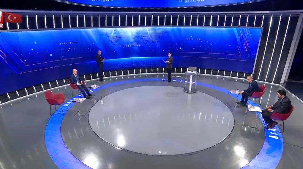Bir savaş bitiyor bir savaş alevleniyor