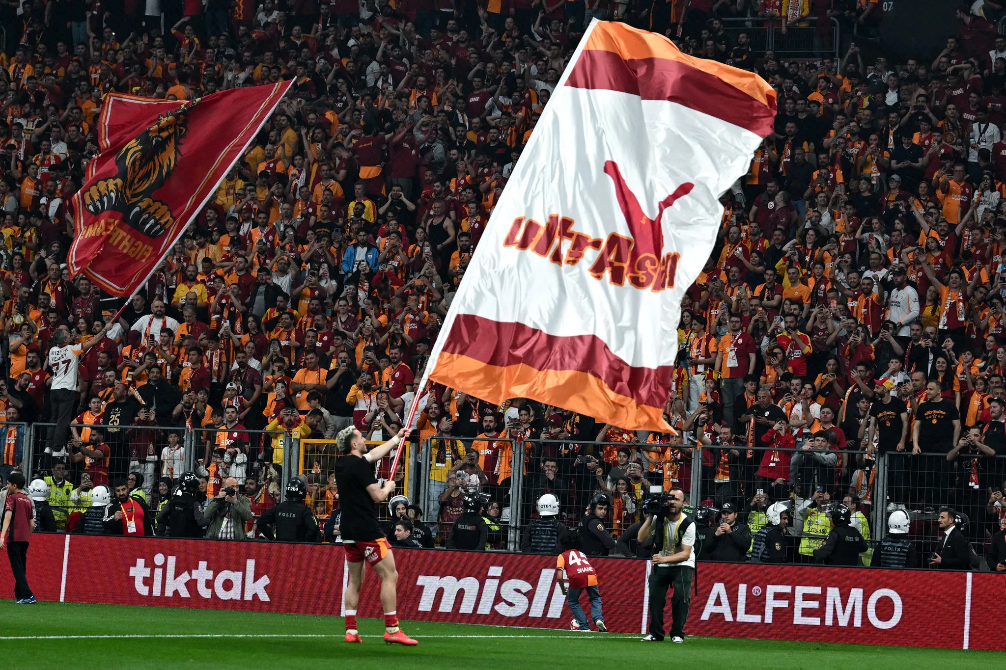 Aslan yeniden zirvenin tek sahibi! İşte 26. şampiyonluğun hikayesi
