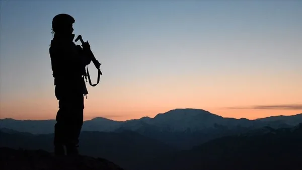icisleri-bakanligi-duyurdu-pkkli-terorist-teslim-oldu-1661443365606.jpg İçişleri Bakanlığı duyurdu: PKK'lı terörist teslim oldu - 2