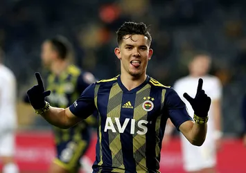 Fenerbahçe'de flaş ayrılık! İngiliz ekibi genç yıldız için gelecek
