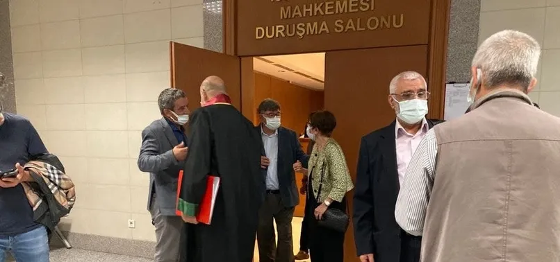 FETÖ'cü yazarlardan ilginç istekler: Biri yurt dışı diğeri ise çeviri talep etti