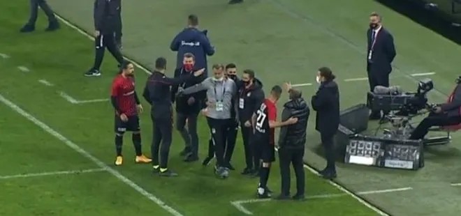 Gaziantep FK-Beşiktaş maçında gerginlik