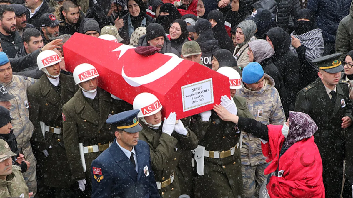 Şehit Piyade Uzman Çavuş Tokyürek'e son veda! Yürek dağlayan mesajlar: Son isteği yerine getirildi!