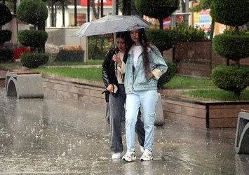 Meteorolojiden sağanak ve kar uyarısı! Rusya üzerinden geliyor