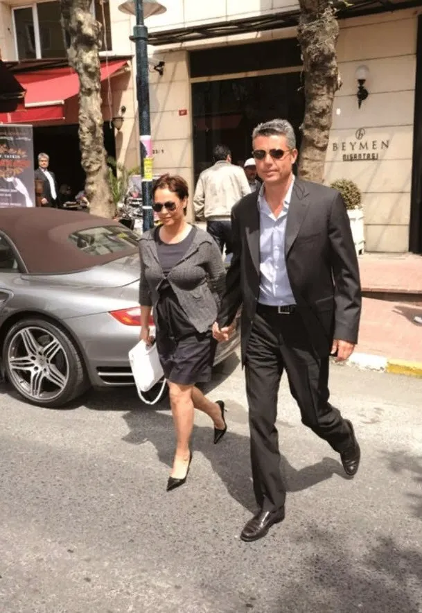 Bergen’in yıldızı Farah Zeynep Abdullah’ın eski sevgilisi şaşırttı! O şimdi evli, mutlu, çocuklu...