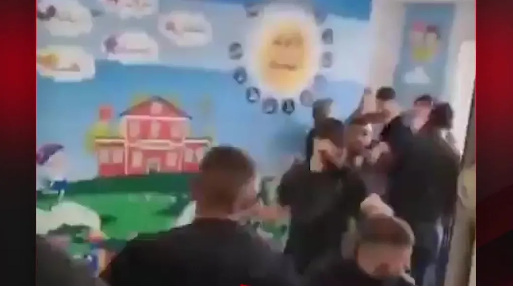ARAP SEÇMENLER DARBEDİLDİ!