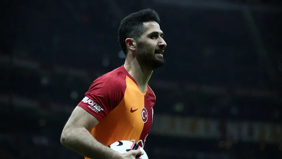 Emre Akbaba yeşil sahalara golle döndü