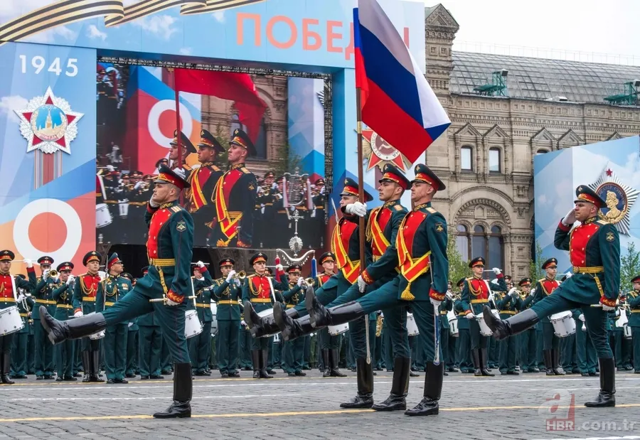 Rusya'daki 9 Mayıs Zafer Günü kutlamalarından renkli görüntüler 13