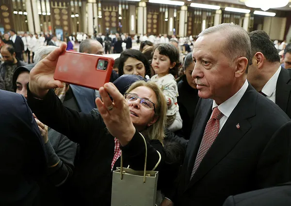 baskan-erdogan-hicbir-tuzak-turkiyeyi-yolundan-ceviremez-1680546963716.jpg Başkan Erdoğan: Hiçbir tuzak Türkiye'yi yolundan çeviremez - 5