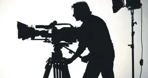 Senaryoyu yaz, filmi çek para devletten