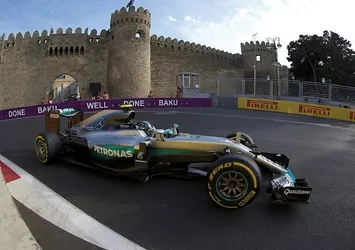 Azerbaycan'da zafer Rosberg'in