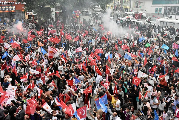 Türkiye’nin 81 ilinden Başkan Erdoğan’ın zaferinin sevinç görüntüleri! Başkan Erdoğan’ın konuşmaları…