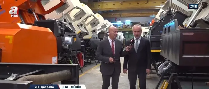 izmirden-64-ulkeye-yerli-ve-milli-ihracat-elektrikli-yol-supurme-araci-icin-geri-sayim-1764344466398.jpg (foto:ahaber.com.tr)