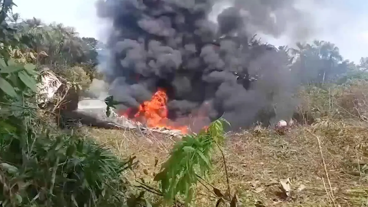 Kolombiya'da 110'dan fazla askeri taşıyan nakliye uçağı düştü!