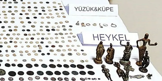 antalyada-705-parca-tarihi-eser-ele-gecirildi-1639399666456.jpg Antalya'da 705 parça tarihi eser ele geçirildi - 2