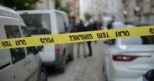 Ümraniye’de istinat duvarı yıkıldı