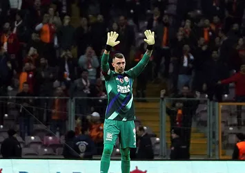 Fernando Muslera: Terim oyuncularla konuşarak takımı rahatlattı