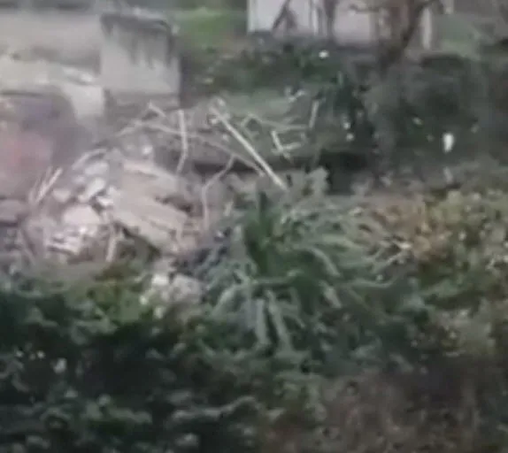 Çin'de patlama! Onlarca kişi enkaz altında kaldı - 1