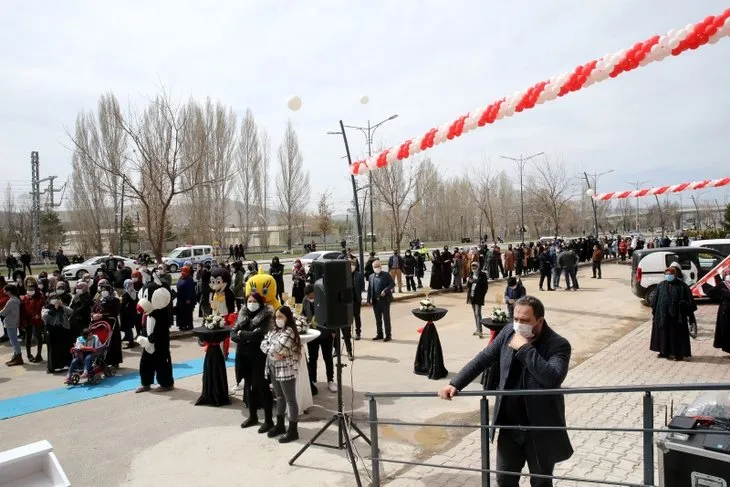 Son dakika | Sivas’ta akılalmaz görüntüler! Ne kural tanıdılar ne de virüs