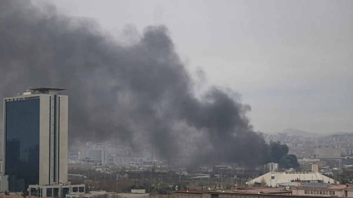 Ankara'da 2 katlı binada yangın paniği!