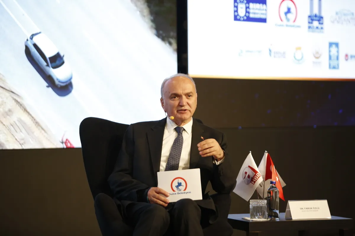 Düzce Belediye Başkanı Faruk Özlü