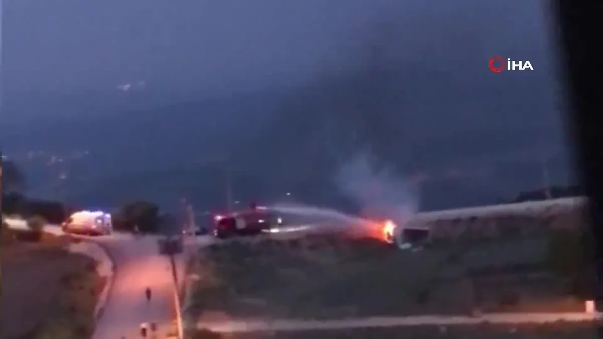 Bilecik'te devrilen kamyonet alev aldı