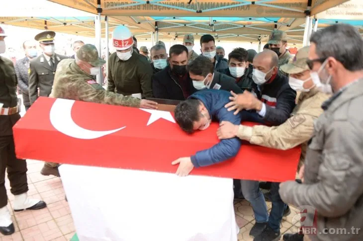 Bitlis şehitlerine veda! Gözyaşları sel oldu