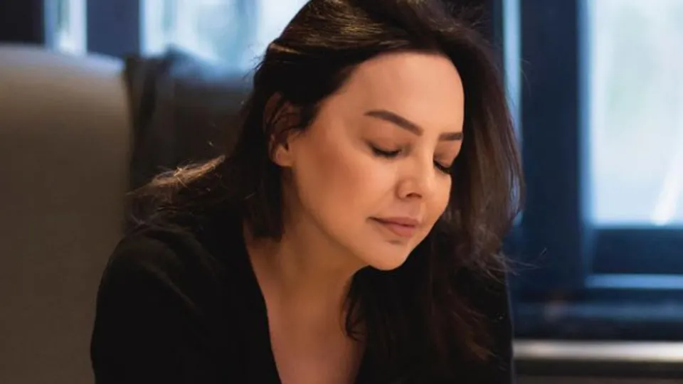 Ebru Gündeş’in yüzüne ne oldu? Paylaşımı takipçilerini ikiye böldü