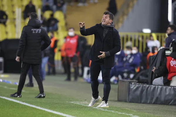 Başakşehir’den Kadıköy zaferi! Fenerbahçe 0-1 Başakşehir MAÇ SONUCU-ÖZET