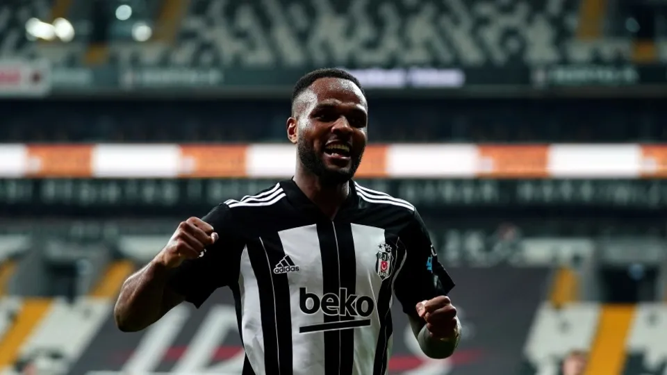 Beşiktaş'ta Hatayspor maçının yıldızı Larin krallığa koşuyor
