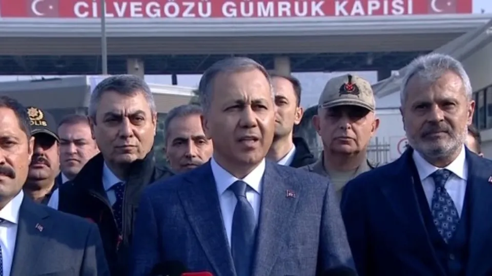 Yerlikaya: 1 ayda 52 bin 622 suriyeli döndü!