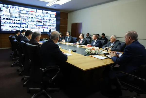 AK Parti il Başkanları Toplantısı | Cumhur İttifakı genişliyor mu? Başkan Erdoğan’dan flaş açıklama: Yeni arkadaşlarımızla destan yazacağız