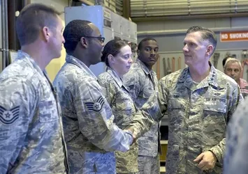 ABD’li Korgeneral Timothy Ray İncirlik’te