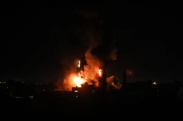 katil-israil-ateskese-ragmen-durmuyor-gazzeye-bombardiman-1623801174036.jpg Katil İsrail ateşkese rağmen durmuyor! Gazze'ye bombardıman - 3