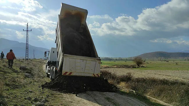 Konya'da mutasyonlu virüs alarmı! 3 mahalle karantinaya alındı bağlantı yollarına toprak döküldü - 5