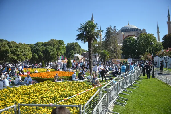 Ayasofya Camii kılınan cuma namazı ile açıldı