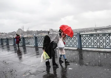 Meteoroloji'den uyarılar peş peşe geldi: Bu gece yarısından itibaren... | İstanbul'a kar yağacak mı?