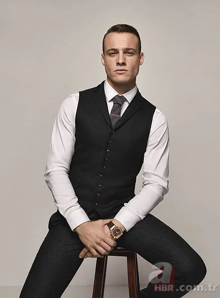 Kerem Bursin kimdir, kaç yaşında, nereli? O Ses Türkiye 2021 yılbaşı konuğu Kerem Bursin hangi dizilerde oynadı? 3