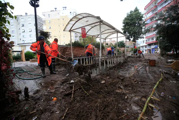 Kumluca'da sel felaketi! Korkunçlar anlar kamerada - 6