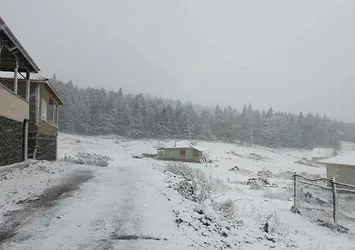 Ankara'ya ilk kar düştü