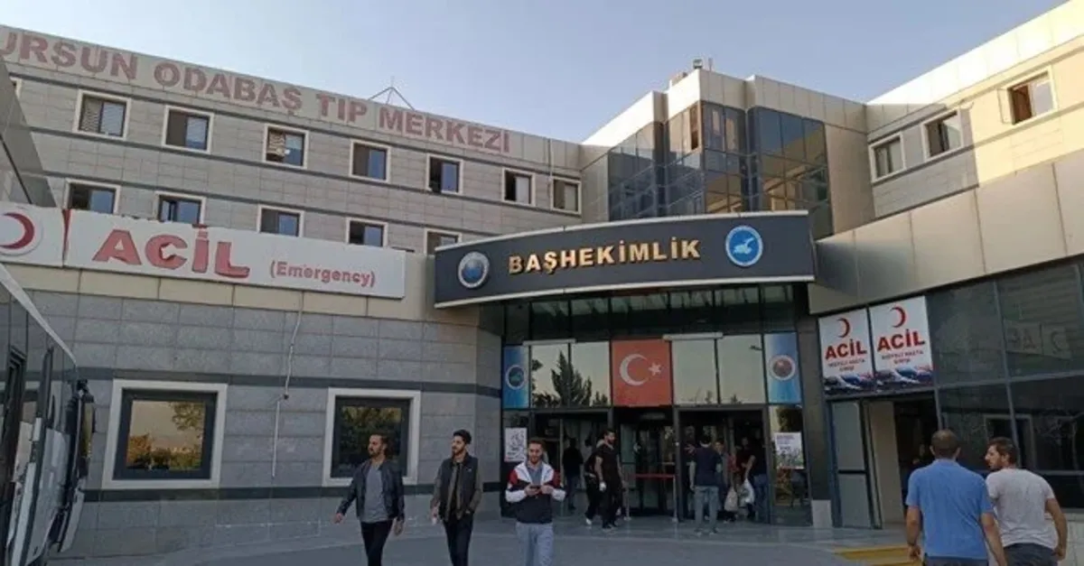 Sağlık Bakanı Koca'dan Van'da bir doktorun hasta yakınlarınca darbedilmesine tepki