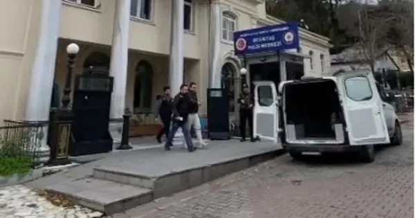 atilla-tas-tutuklandi-eglenmeye-gitti-olay-cikartip-polisle-tartisti-1703338933126.jpeg Atilla Taş tutuklandı! Eğlenmeye gitti olay çıkartıp polisle tartıştı - 2